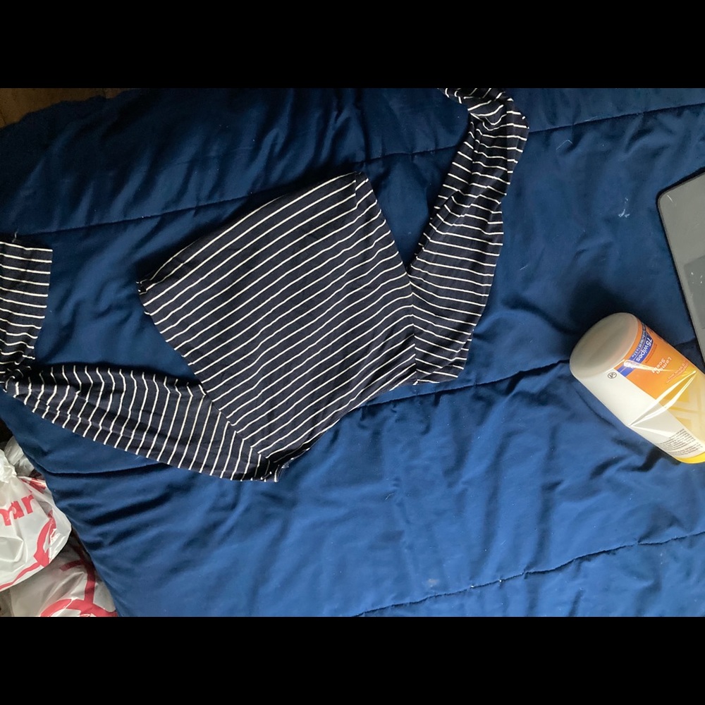 Fits cropped and tight/fitted